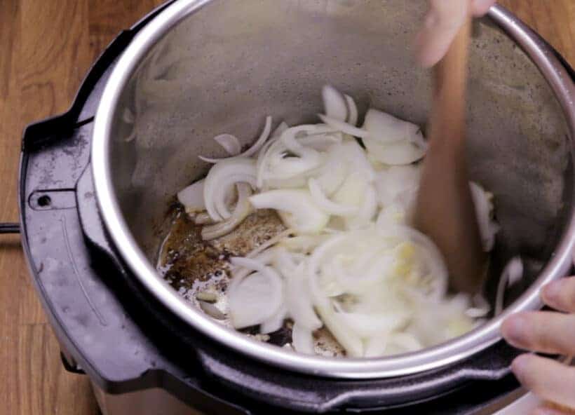 saute onions in Instant Pot    #AmyJacky #InstantPot #PressureCooker #beef #recipes 