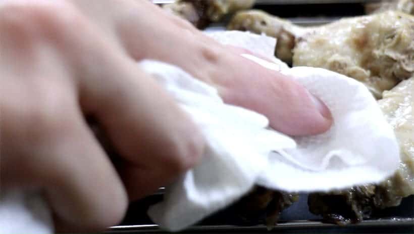 pat dry the pressure cooker chicken wings with paper towel