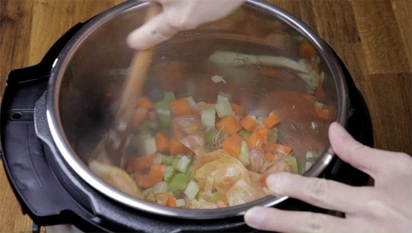 saute vegetables in instant pot pressure cooker