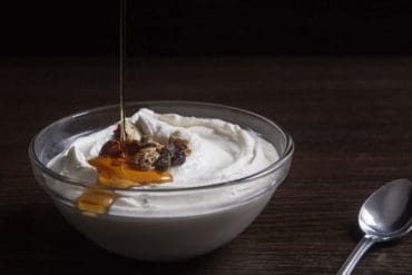 https://www.pressurecookrecipes.com/wp-content/uploads/2017/04/instant-pot-greek-yogurt-recipe-370x247.jpg
