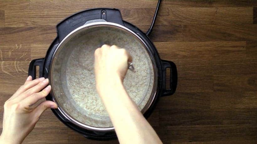 Creamy Instant Pot Oatmeal Recipe (Pressure Cooker Oatmeal)