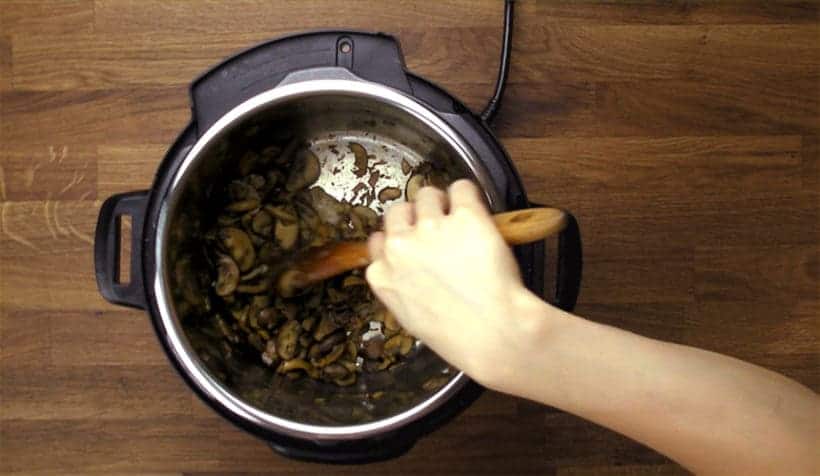 Instant Pot Mushroom Risotto Recipe (Pressure Cooker Mushroom Risotto): saute mushrooms