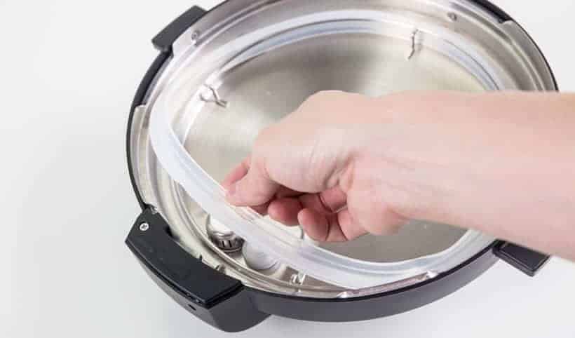 Instant Pot Setup: Unboxing Instant Pot before first use - check the Instant Pot Silicone Sealing Ring