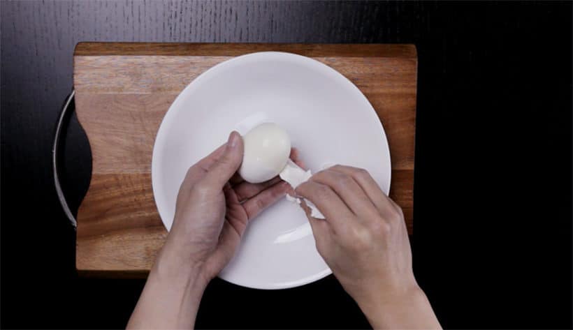 Instant Pot Egg Brulee Recipe (Pressure Cooker Egg Brûlée): peel Instant Pot Soft Boiled Eggs 