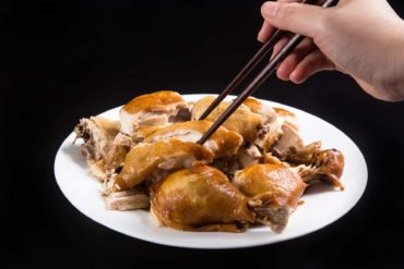 https://www.pressurecookrecipes.com/wp-content/uploads/2018/02/pressure-cooker-soy-sauce-chicken-recipe-370x247.jpg