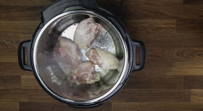 Quick & Easy Instant Pot Garlic Butter Chicken Recipe (Pressure Cooker Garlic Butter Chicken): brown chicken thighs in Instant Pot