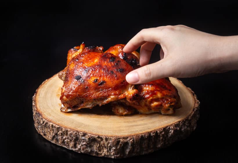 Instant Pot BBQ Chicken (Pressure Cooker BBQ Chicken Recipe) 3 Super Easy steps with a few pantry staples. Juicy tender BBQ Chicken bursting with sticky smoky-sweet flavors. Delicious family recipe for busy nights! #instantpot #pressurecooker #chicken #dinner #easy