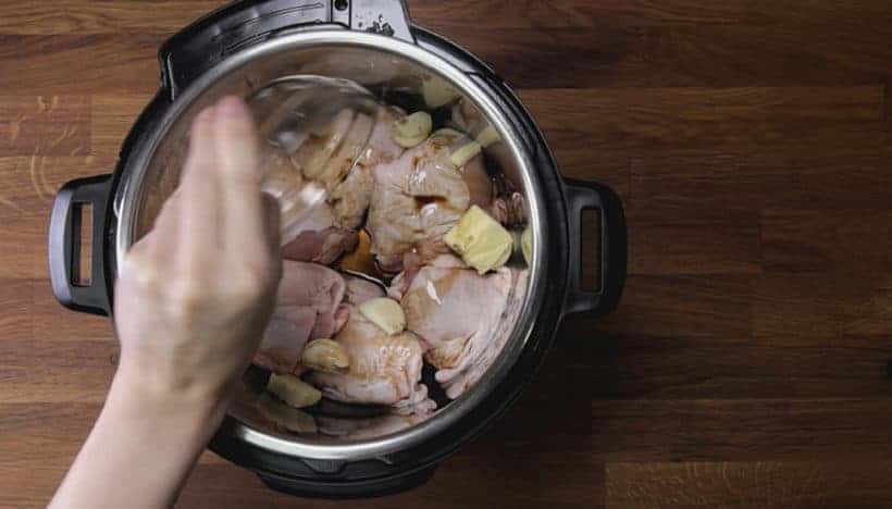 Instant Pot Honey Garlic Chicken Recipe (Pressure Cooker Honey Garlic Chicken): add chicken marinade in Instant Pot Pressure Cooker #instantpot #pressurecooker #chicken #chickenrecipes #recipes