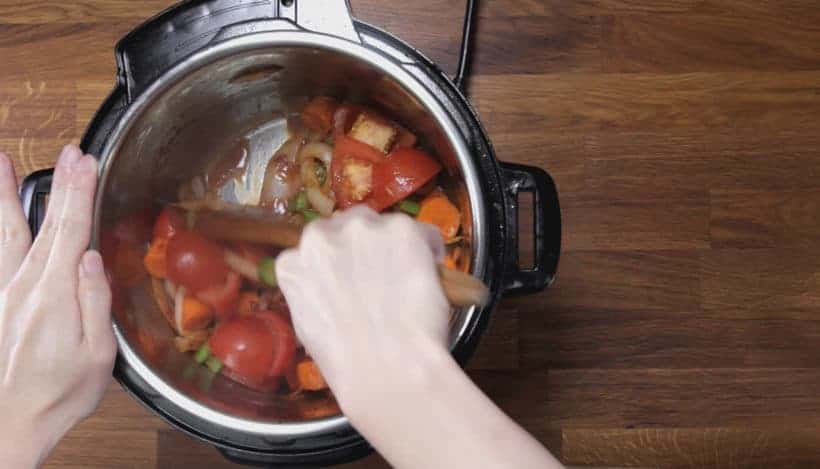 Instant Pot HK Borscht Soup: deglaze Instant Pot inner pot with unsalted chicken stock