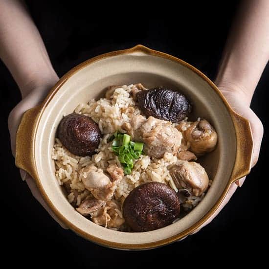 One-pot Rice Cooker Chicken Rice with Vegetables