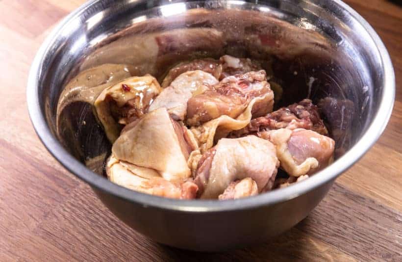 marinate chicken with soy sauce and rice wine