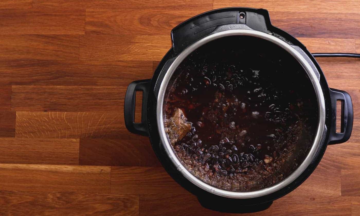 how to cook black beans in a pressure cooker