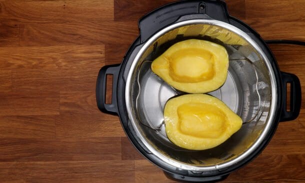 cooking acorn squash in tupperware stack cooker