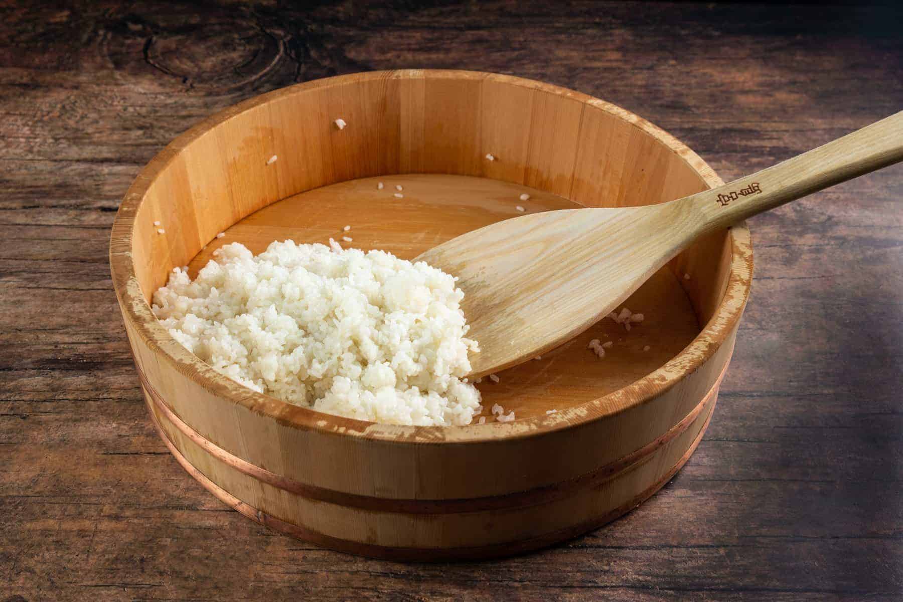 https://www.pressurecookrecipes.com/wp-content/uploads/2020/10/instant-pot-sushi-rice.jpg