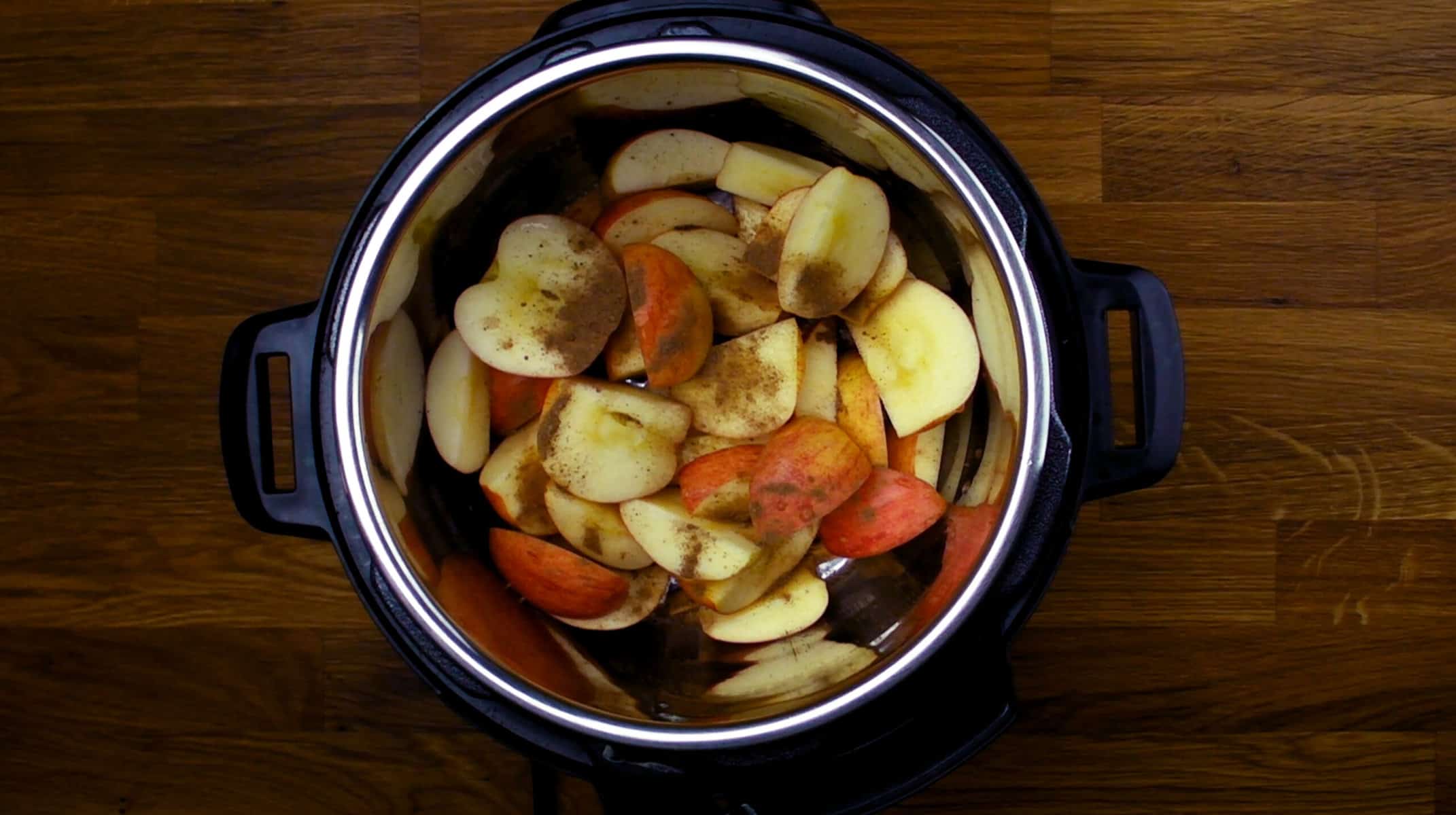 Cooked apples instant discount pot